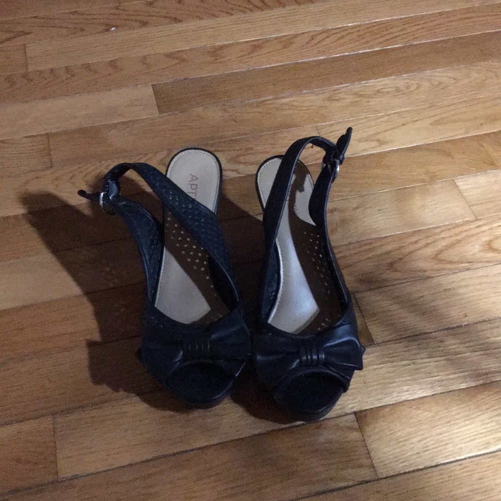 Black Wedges with bow on top